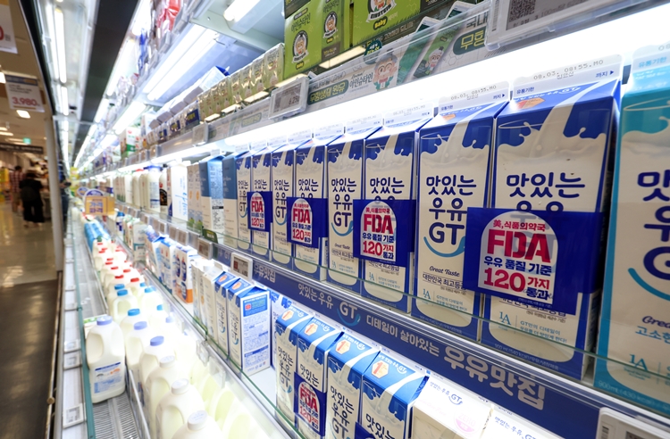 낙농진흥회를 통해 진행된 원유가격에 대한 합의가 이뤄졌다. 음용유 원유가격은 동결됐고, 가공유 원유가격은 인하됐다. / 뉴시스