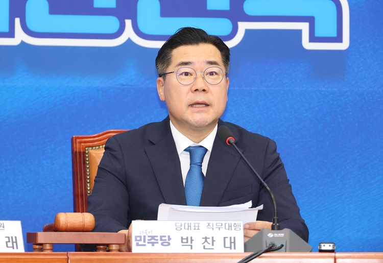 더불어민주당이 검찰의 이재명 전 대표 등 야당 인사들에 대한 통신기록을 조회한 것을 두고 정치 사찰이라고 날을 세웠다. / 뉴시스