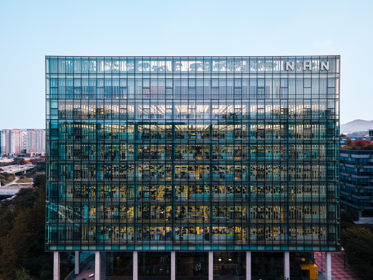 NHN이 2분기 주요 사업들 가운데 게임 사업만 성장하지 못한 것으로 나타났다. / NHN