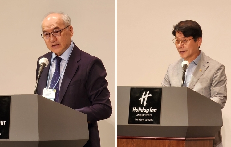 워크숍에 모인 각국 전문가들은 국경을 넘는 보호 구역, 생태 통로, 서식지 관리 등의 협력 방안의 중요성을 강조했다. (좌측부터) 사진은 워크숍에서 기조연설을 진행하는 강볼드 바산자브(Ganbold Baasanjav) UNESCAP 동북아사무소장과 최승운 국립생태원 멸종위기종복원센터장./ 박설민 기자