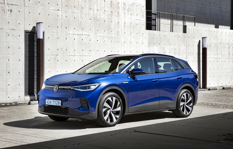 폭스바겐 전기차 ID.4는 지난달 911대 판매를 기록하며 월간 판매대수 5위에 올랐다. 테슬라 모델 2종을 제외하면 월간 판매 1위 전기차 모델이다. / 폭스바겐