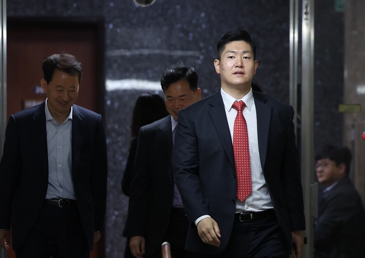 김재섭 국민의힘 국회의원은 '저출산'의 가장 큰 원인으로 '주거 문제'를 꼽았다. 그러면서 “매매든 전세든 서울에서 살기에 어림도 없다”며 “이 정도로는 출산 의지를 접은 청년세대의 마음을 돌리기에는 한계가 있다”고 밝혔다. / 뉴시스