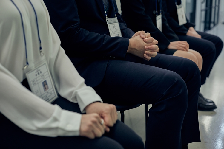 한국경제인협회는 전국 4년제 대학 재학생 및 졸업자(유예‧예정 포함) 2,938명을 대상으로 조사를 진행한 결과, 이들 10명 중 6명이 구직 기대가 낮은 소극적 구직자인 것으로 파악됐다고 밝혔다. / 게티이미지뱅크