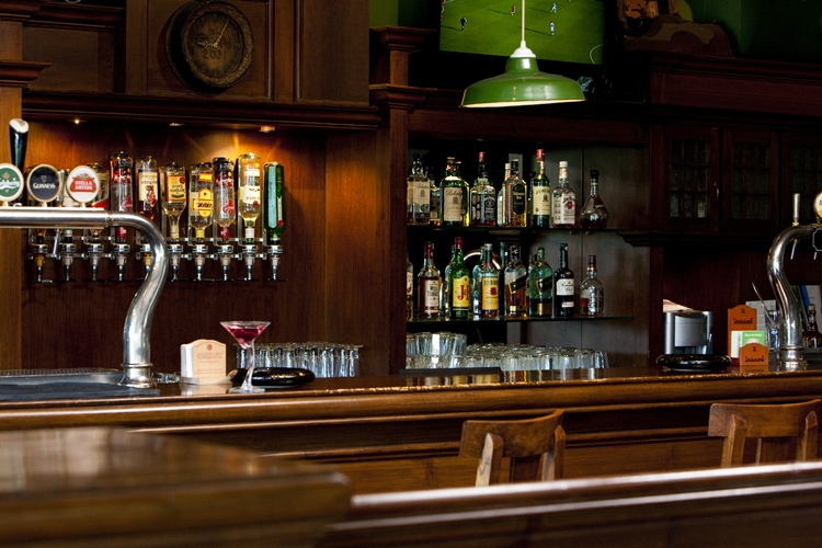 최근 가짜 위스키 유통을 막기 위해 14년 전 도입됐던 ‘RFID 태그’ 부착 제도의 실효성에 대한 의문이 제기되고 있다. / 게티이미지뱅크