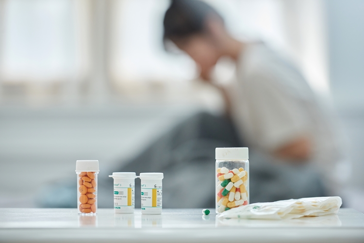 비만치료제 과다 투여 시 발생할 수 있는 부작용 관련 연구는 최근 끊임없이 이뤄지고 있다. 특히 소화기 장애를 일으킬 수 있다는 우려가 크다./ Gettyimagesbank