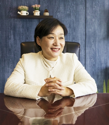 부모 교육은 여러 가지 분야에 대해서 이뤄진다. 임주리 대표는 부모들이 교육을 처음 접할 때는 발달 단계에 따른 양육 분야로 입문했다가 셀프토크와 트라우마 치유 분야를 선호한다고 말했다. / 시사위크