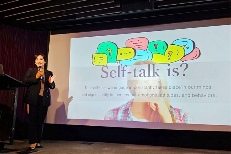 양육 과정에선 부모와 아이가 일상을 공유하는 게 중요하다고 임주리 대표는 말했다. 같은 맥락에서 임 대표는 육아휴직 제도가 안정적으로 정착될 필요가 있다고 말했다. / 마인드가드너 심리코칭센터