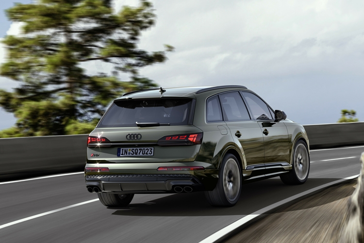 더 뉴 아우디 SQ7 TFSI 모델은 직전 모델에 비해 가격이 600만원 이상 저렴하게 책정됐다. / 아우디 코리아