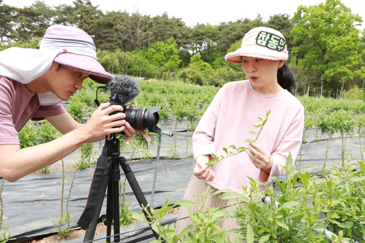 우리는 귀농 이후 유튜브를 시작해 생각보다 큰 호응을 얻었다. / 청양=박우주