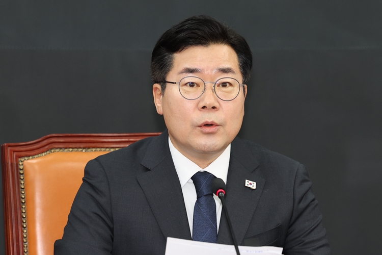 박찬대 더불어민주당 원내대표가 2일 오전 국회에서 열린 정책조정회의에서 발언하고 있다. / 뉴시스