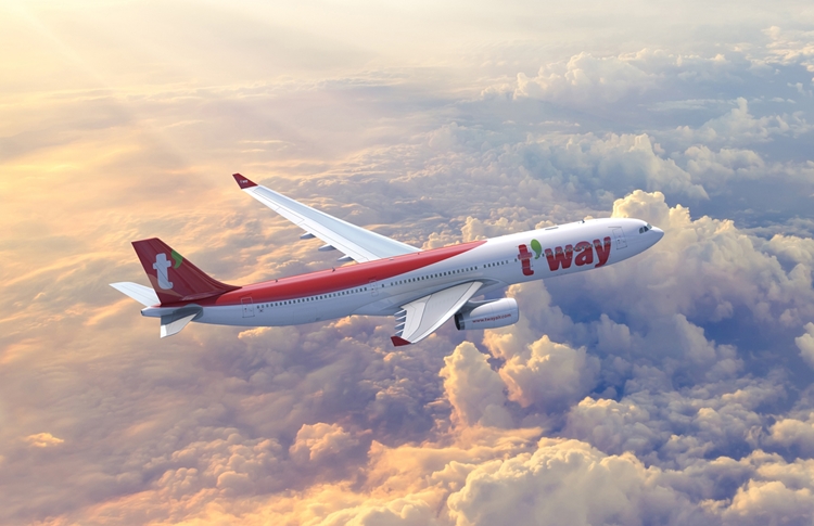 티웨이항공은 대형기를 도입하며 유럽 취항에 나섬에 따라 지난해와 올해 항공기 엔진·부품 구매 및 임차 부문에 1,736억원, 1,841억원 투자를 계획했다. 이는 LCC 업계 최대 규모다. / 티웨이항공