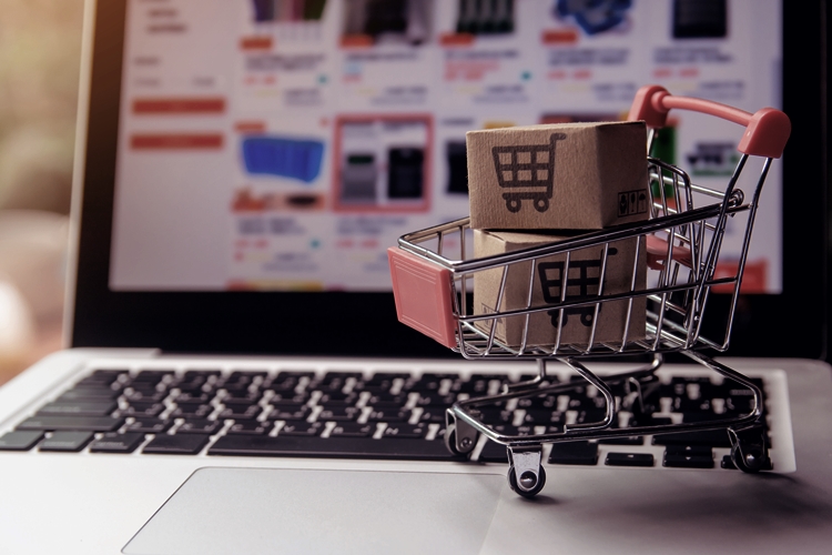 최근까지고 해외직구를 통해 국내로 들어오는 위해 제품 논란이 계속되고 있다. 이에 산업통상자원부 등을 비롯한 정부 관계부처는 대책 마련에 나섰다. / 게티이미지뱅크