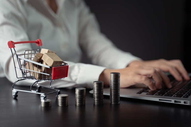 무신사는 이번 사태에 대한 조치로 브랜드 입점 기준 및 심사 절차를 개선하고, 이미 입점한 브랜드의 경우 상품 등록 절차를 강화하겠다고 밝혔다. / 게티이미지뱅크