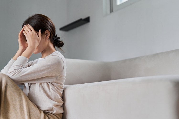 통계개발원이 공개한 '국민 삶의 질 2024' 보고서에 따르면, 2023년 삶의 만족도는 10점 만점에 6.4점으로  2022년(6.5점) 대비 0.1점 하락했다. 코로나 19 시기 동안 상승세를 보였던 삶의 만족도가 하락세를 보인 건 4년 만의 일이다. / 게티이미지뱅크