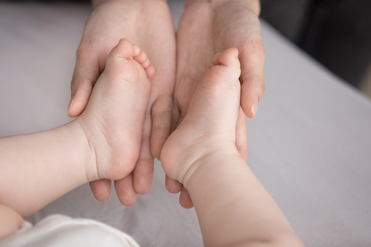 2024년 국내 합계출산율이 0.75명으로, 2015년 이후 9년 만에 상승한 것으로 나타났다. / 게티이미지뱅크