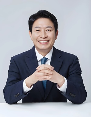 더불어민주당 조인철 의원(사진)이 EBS와 함께 오는 15일 광주교육연구정보원에서 올해 첫 ‘광주진학 학부모 아카데미’를 개최한다. / 조인철 의원실