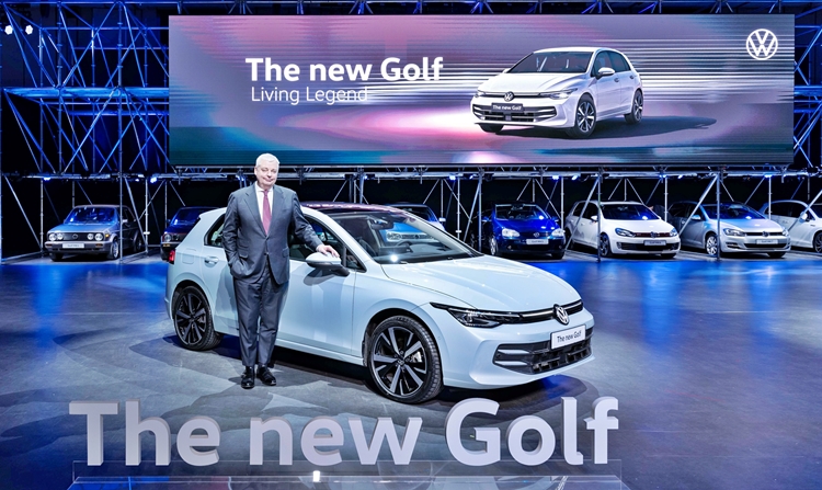 폭스바겐코리아가 8세대 골프 페이스리프트 모델을 국내에 출시했다. 이와 함께 상반기 내 신차 3종을 추가로 투입할 예정이다. / 폭스바겐코리아