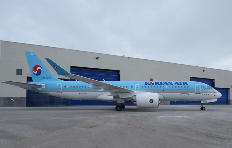 대한항공이 보유한 A220-300 기재 10대 중 4대가 운항이 불가한 상황이다. 이러한 가운데 대한항공은 하절기 국내선 감편을 추진하고 나섰다. / ATIS 항공기술정보시스템
