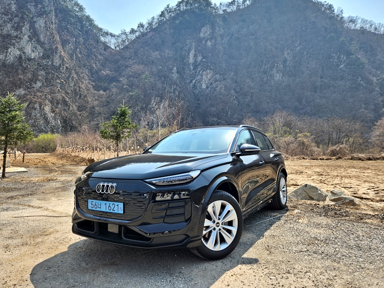 더 뉴 아우디 Q6 e-트론 퍼포먼스는 합리적인 수입 전기 SUV로 평가된다. / 원주=제갈민 기자