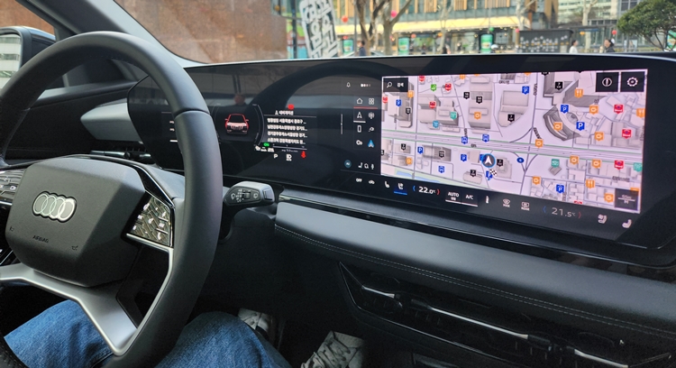 더 뉴 아우디 Q6 e-트론 MMI 내비게이션. 그래픽이 국산 내비게이션인 티맵, 네이버지도, 카카오맵 등에 비해 뒤떨어진다. / 원주=제갈민 기자