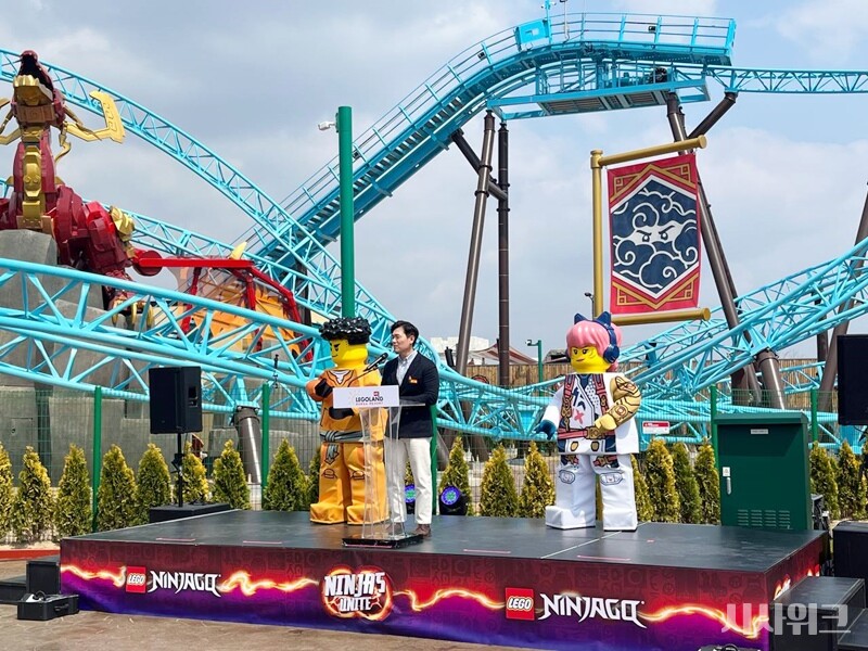 이순규(가운데) 대표는 “앞으로도 어린이들과 가족들이 즐겁고 안전하게 놀 수 있도록 최고의 시설을 갖추도록 하겠다”고 전했다. / 사진=임다영 인턴기자 