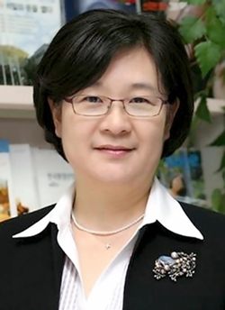 이화여자대학교 양옥경 명예교수가 초록우산 제20대 신임 대표이사로 취임했다. / 초록우산