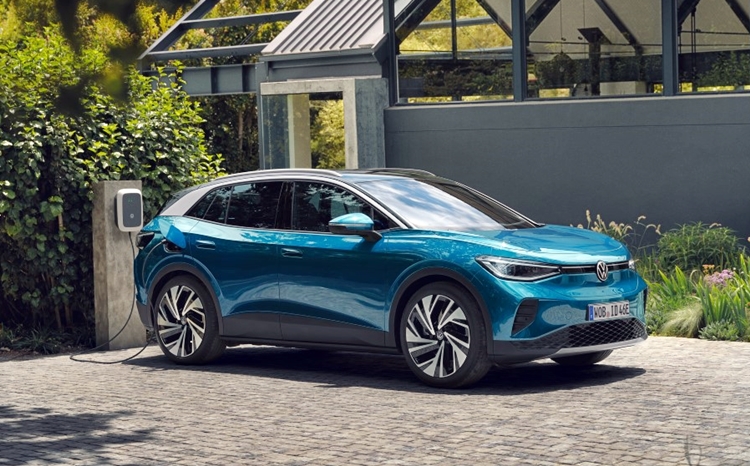 폭스바겐이 올해 선보인 신형 ID.4는 이전 모델에 비해 주행 성능과 최대 주행가능거리가 개선됐다. 사진은 폭스바겐 ID.4. / 폭스바겐코리아