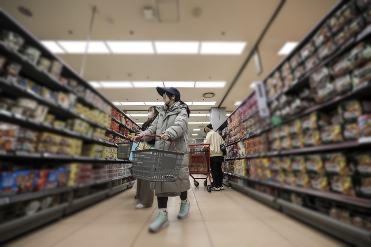 영업일 수 감소와 국내 경기 악화로 1분기 대형마트 업황이 우호적이지 않았던 가운데, 관세에서 상대적으로 자유로워 시장에서는 실적 개선 기대감이 유효하다고 풀이했다. / 뉴시스