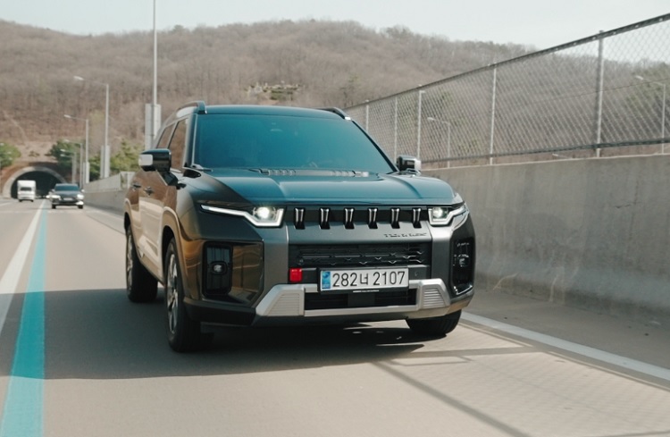 KGM 토레스 HEV는 부드러운 주행감이 일품이다. / KGM