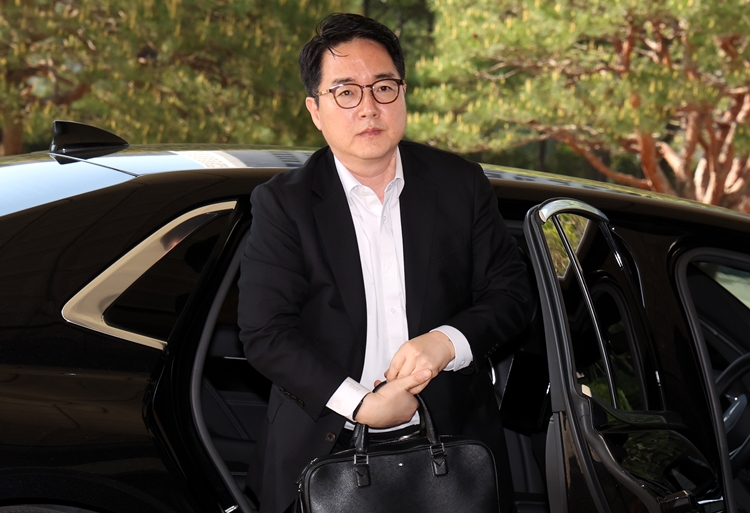 심우정 검찰총장이 29일 오전 서울 서초구 대검찰청으로 출근하고 있다. / 뉴시스