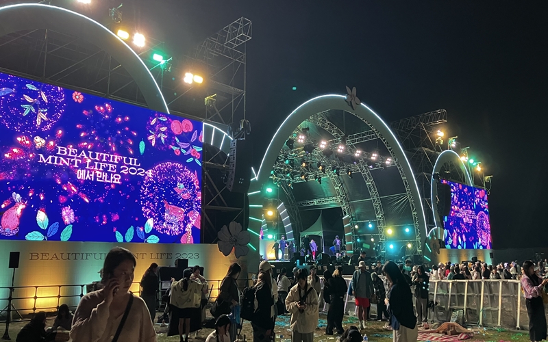 페스티벌 직후의 현장. 공연은 끝났지만 그날의 감정은 여전히 머물러있다. / 사진 제공 = 신민정