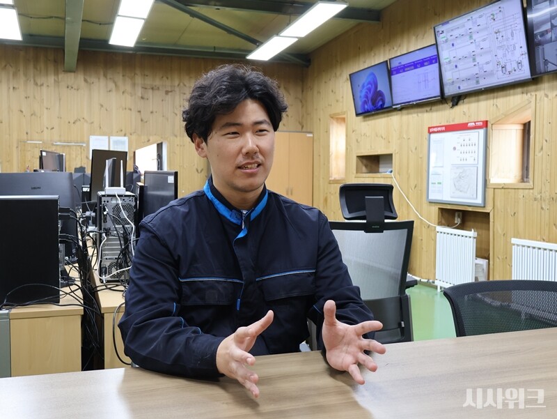 안진현 대원은 해군에서 군 복무 중 문무대왕함에서 함정 생활을 한 경험을 갖고 있다. 쉽게 말해 남극에 최적화된 인재인 셈이다. /사진=남극특별취재팀