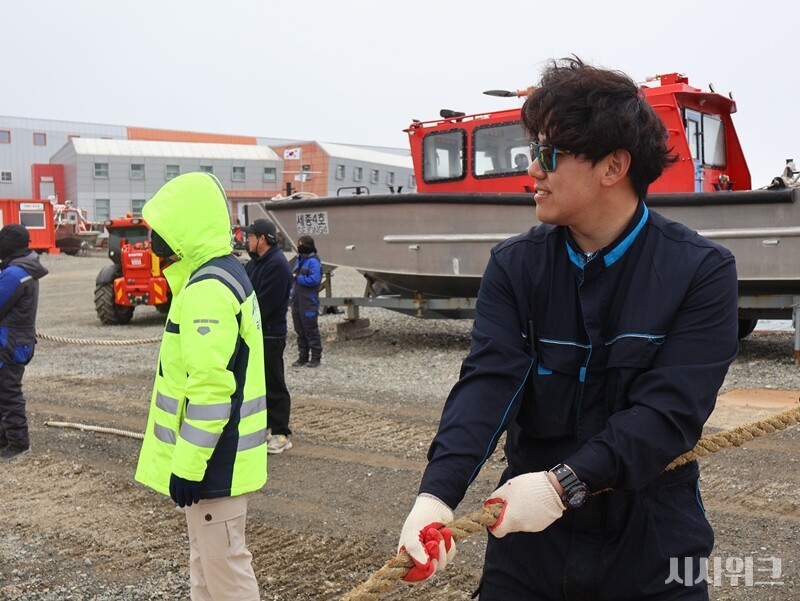 안진현 대원이 남극에 오게 된 이유는 ‘시원한 곳을 찾아서’라는 단순한 이유에서였다. 하지만 실력만큼은 누구보다 뛰어난 베테랑이다. /사진=남극특별취재팀