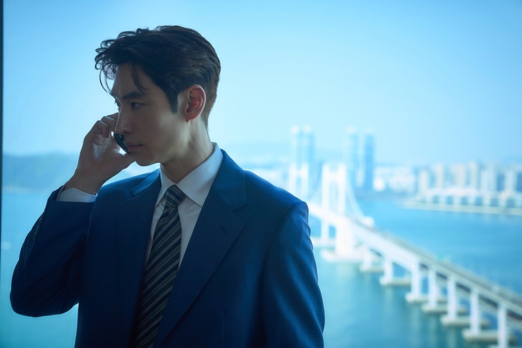 배우 이제훈이 새 영화 ‘소주전쟁’으로 돌아온다. / 쇼박스
