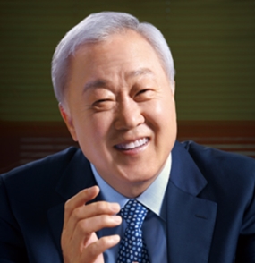 명인제약의 상장 추진을 두고 승계 비용 절감을 위한 것이라는 분석이 나오고 있다. / 명인제약