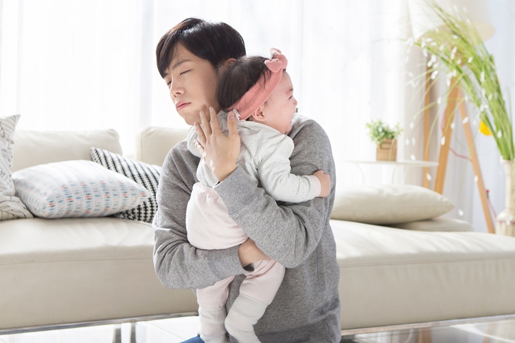 부모 중 두 번째 육아휴직자의 육아휴직 급여에 대한 한시적 특례인 이른바 '아빠 보너스제'를 일반 육아휴직급여와 동일하게 하는 것을 주요 내용으로 한 '고용보험법' 시행령 일부 개정령안을 5월 27일부터 7월 7일까지 입법 예고한다. / 게티이미지뱅크