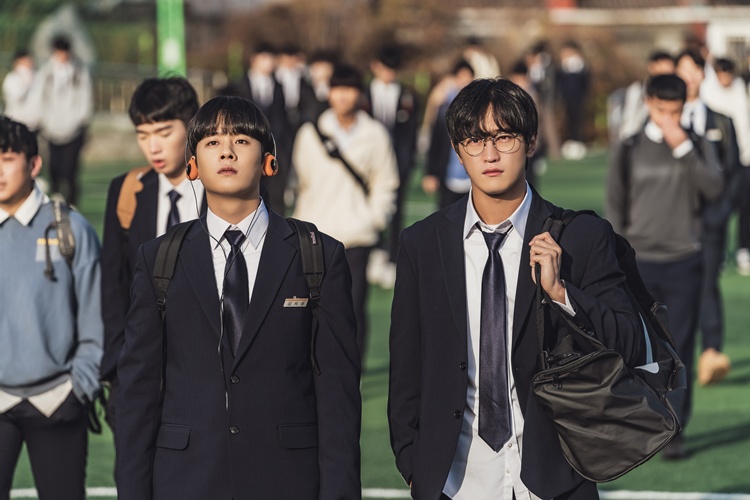 신선한 케미스트리를 보여줄 이정하(왼쪽)와 김도완. / 웨이브