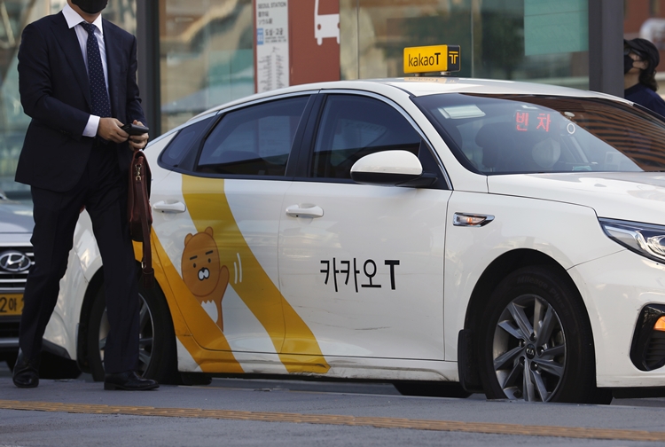 공정거래위원회가 카카오모빌리티 자회사 케이엠솔루션에 대해 과징금 등의 제재 처분을 내렸다. / 뉴시스