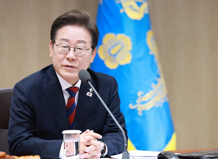 이재명 대통령이 5일 서울 용산구 대통령실 청사에서 열린 국무회의에서 발언하고 있다. / 뉴시스