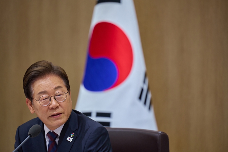 이재명 대통령은 지난 9일 2차 비상경제점검 태스크포스(TF) 회의에서 라면 가격을 언급하며 철저한 물가 관리를 당부했다. / 대통령실