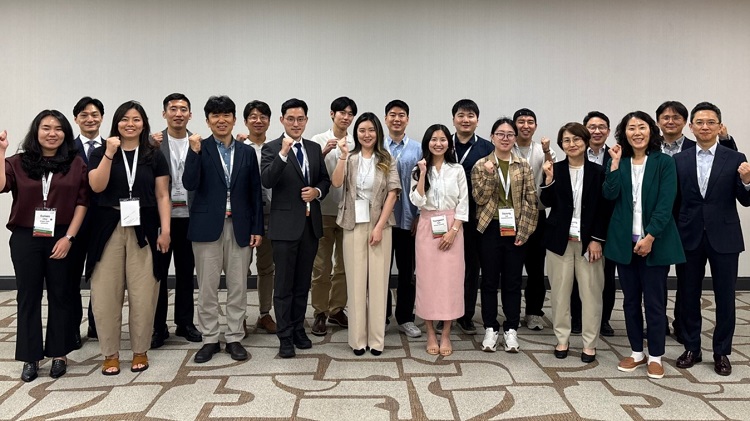 GC녹십자가 지난 13∼14일 미국 메릴랜드에서 열린 ‘2025 KASBP 춘계 심포지움’에 주 후원사로 참여해 자사의 글로벌 임상 전략을 공유했다. / GC녹십자