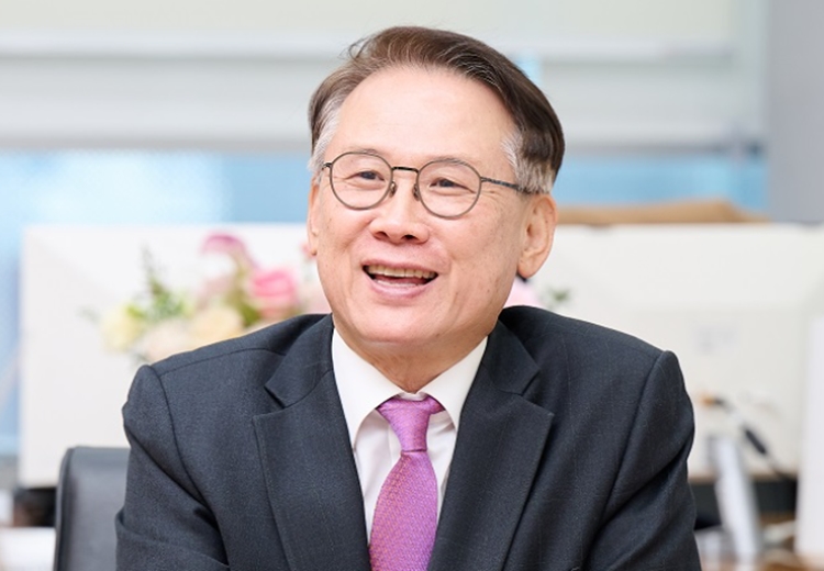 윤두현 GKL 사장은 국민의힘 국회의원 출신으로 윤석열 정부 말 낙하산 논란 속에 취임했다. / GKL