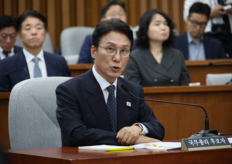 김민석 국무총리 후보자가 24일 서울 여의도 국회에서 열린 인사청문회에서 질문에 답하고 있다. / 뉴시스