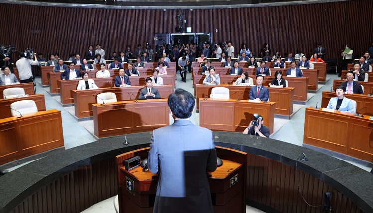 송언석 국민의힘 원내대표가 지난 20일 오전 서울 여의도 국회에서 열린 '비리백화점 이재명 정부 인사청문회 대책 긴급의원총회'에서 발언하고 있다. /뉴시스