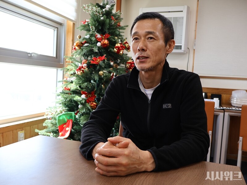 이희영 대원에게 있어 남극은 ‘고향’같은 곳이다. 13년 전 남극장보고과학기지의 2차 월동대로 첫 근무를 했다. 이후 5차 월동대를 거쳐 지금 세종기지 월동대원으로 파견을 왔다./ 사진=남극특별취재팀