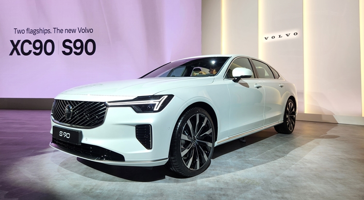 신형 볼보 S90은 2022년 연간 4,000대 이상 판매를 기록한 만큼 신형 모델의 판매도 적지 않을 것으로 분석된다. / 광진구 광장동=제갈민 기자