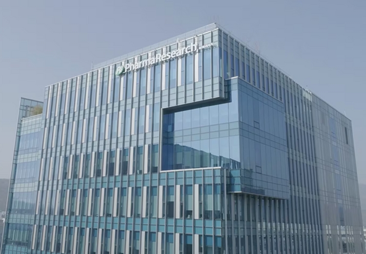 파마리서치는 지난 8일 ‘기타 주요 경영사항’ 공시를 통해 앞서 추진하고 나섰던 회사분할을 철회한다고 밝혔습니다. / 파마리서치
