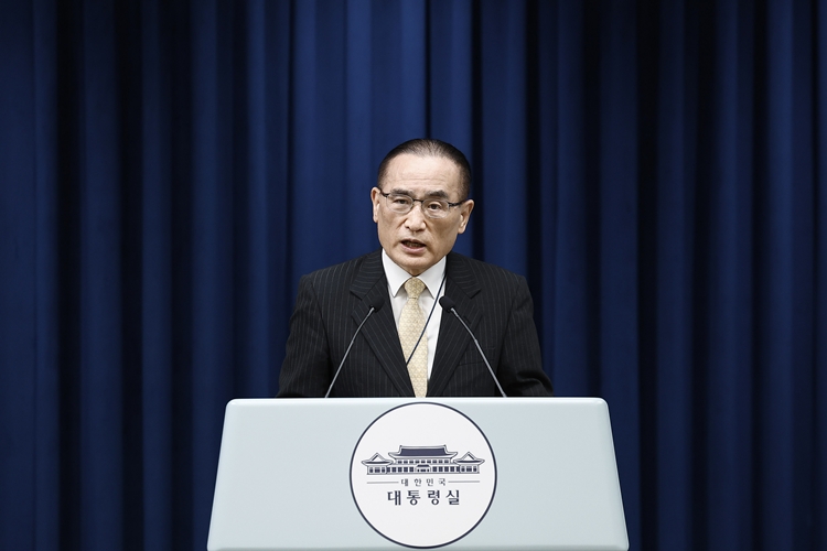 방미 일정을 마치고 귀국한 위성락 국가안보실장이 지난 9일 서울 용산 대통령실에서 관세협상 및 방위비 관련 브리핑을 하고 있다. / 뉴시스
