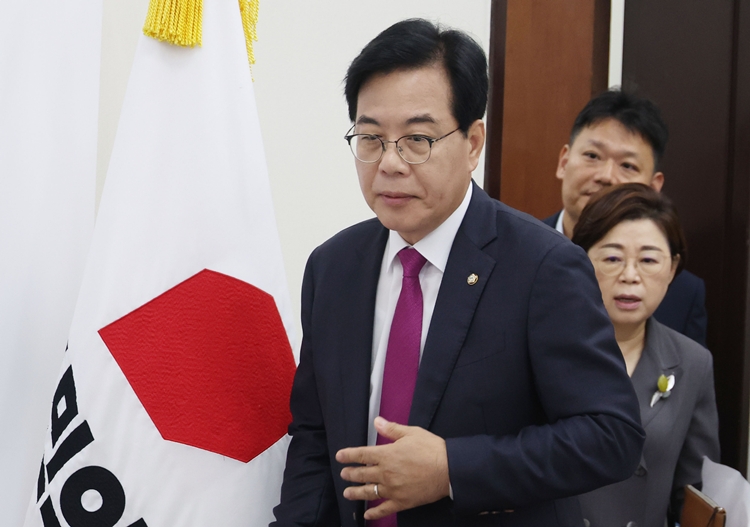 송언석 국민의힘 비상대책위원장 겸 원내대표가 16일 오전 서울 여의도 국회에서 열린 현안관련 기자간담회에 참석하고 있다. / 뉴시스