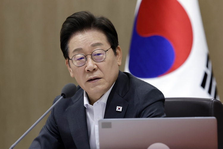 이재명 대통령이 22일 서울 용산 대통령실 청사에서 열린 국무회의에서 발언하고 있다. / 뉴시스